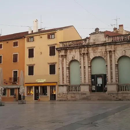 Apartment Kiki For 2, Near Old Town & Beach, Free Wifi Zadar