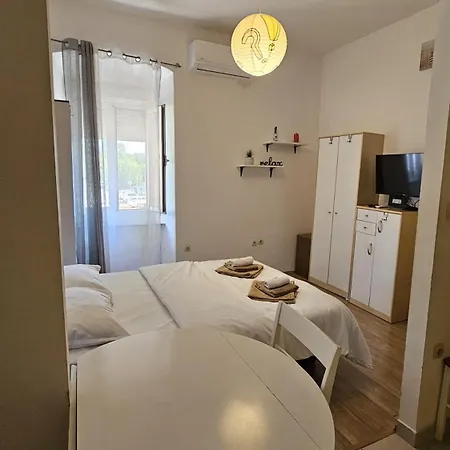 Kiki For 2, Near Old Town & Beach, Free Wifi Apartment Zadar