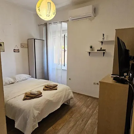 Lägenhet Kiki For 2, Near Old Town & Beach, Free Wifi Zadar