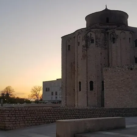 Kiki For 2, Near Old Town & Beach, Free Wifi Zadar