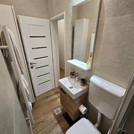 Kiki For 2, Near Old Town & Beach, Free Wifi * Zara