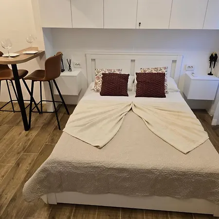 Lejlighed Kiki For 2, Near Old Town & Beach, Free Wifi