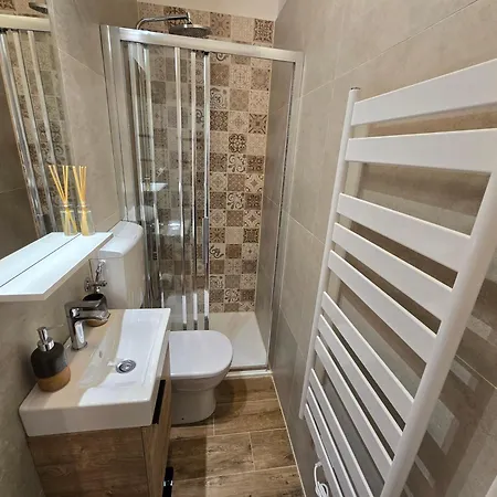 Kiki For 2, Near Old Town & Beach, Free Wifi Zara