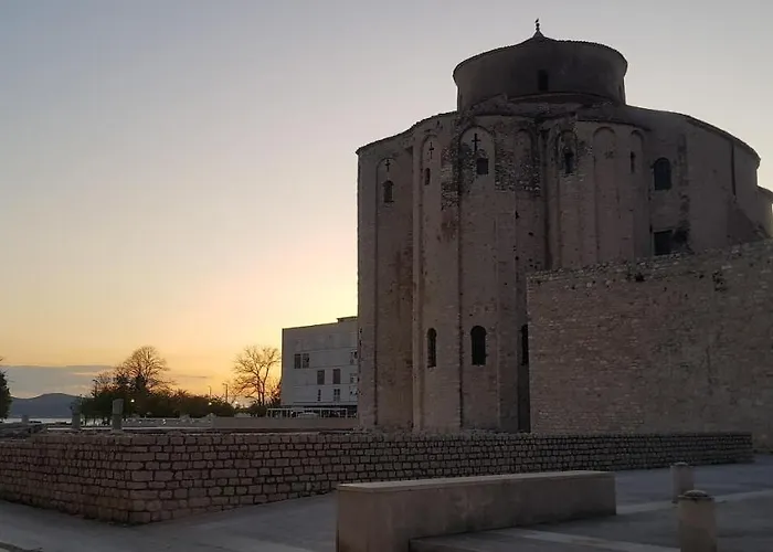 Kiki For 2, Near Old Town & Beach, Free Wifi Zadar